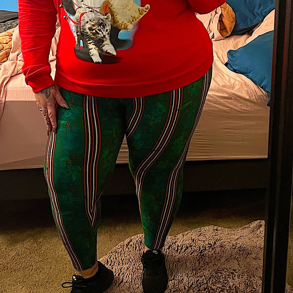 Lularoe holiday print leggings TC2 plus size